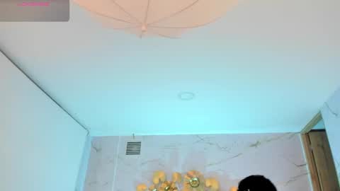 Snapshot of stephania_diamond chatting on March 7, 2:15 am         online show from March 7, 2:15 am