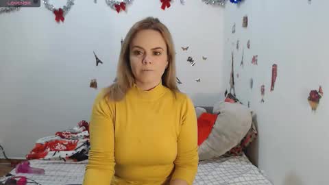 Stephanie   online show from January 7, 11:04 am