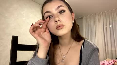 Stephani online show from March 24, 3:07 pm