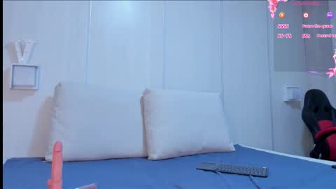 Snapshot of stephany_milan chatting on October 15, 12:39 pm stephany milan online show from October 15, 12:39 pm