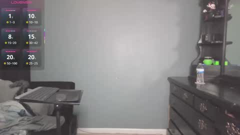 Im Yours online show from November 14, 8:16 am