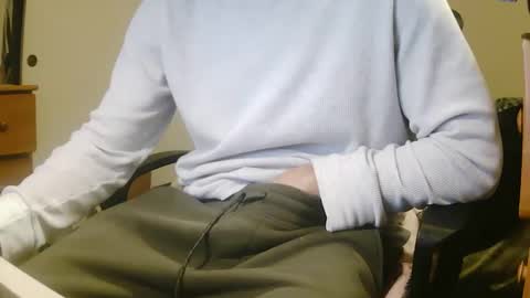 Snapshot of stevo69697 chatting on December 8, 5:06 am Chillguy online show from December 8, 5:06 am