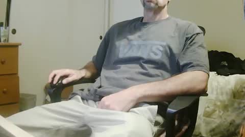 Snapshot of stevo69697 chatting on December 6, 11:19 pm Chillguy online show from December 6, 11:19 pm