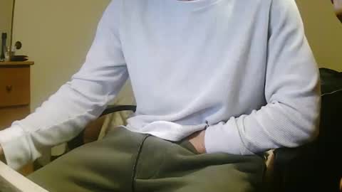 Snapshot of stevo69697 chatting on December 9, 6:34 am Chillguy online show from December 9, 6:34 am