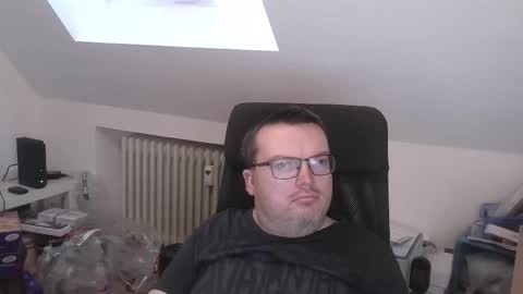 Oliver online show from March 5, 9:40 am