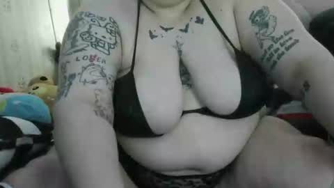 stonedbbw01 online show from November 19, 10:36 am