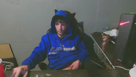 Snapshot of stonedpanda77 chatting on January 2, 6:40 am stonedpanda77 online show from January 2, 6:40 am