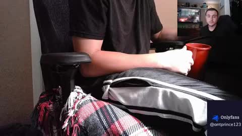 stoner394 online show from April 14, 11:52 pm