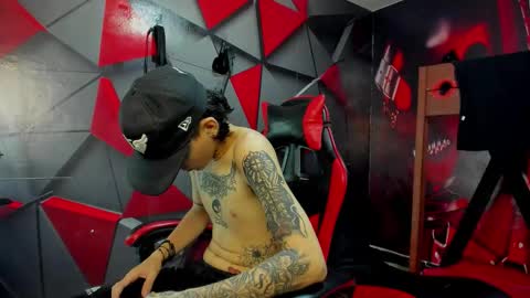 Snapshot of straightboy_nick chatting on October 15, 7:53 am NICK online show from October 15, 7:53 am