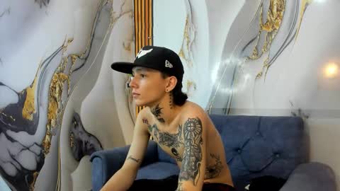 Snapshot of straightboy_nick chatting on October 17, 8:07 am NICK online show from October 17, 8:07 am