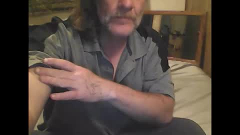 straightmaletouse online show from April 24, 8:27 am