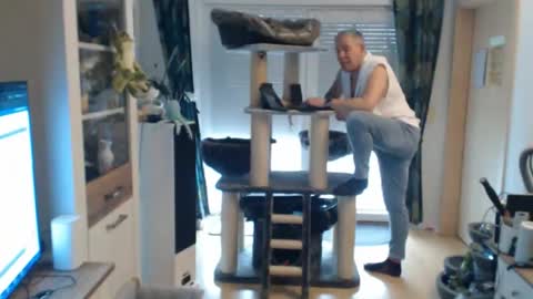 Stranger online show from March 4, 8:11 am