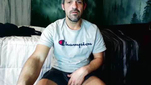 Snapshot of strangeratnight87 chatting on January 11, 9:04 am strangeratnight87 online show from January 11, 9:04 am