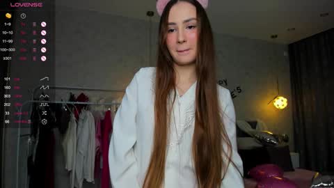 Laura online show from February 14, 3:20 am