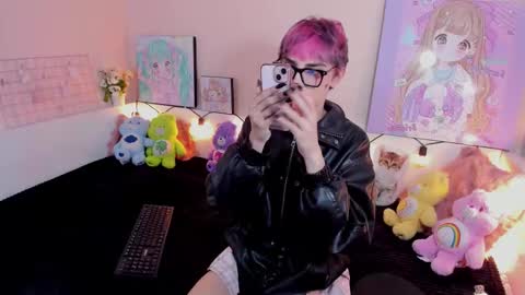 strawberry_kitty_ online show from November 23, 4:32 am