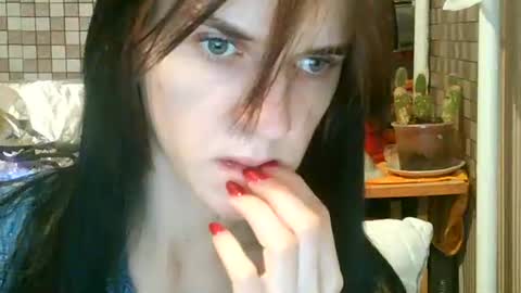 Snapshot of strawberry_storm chatting on October 19, 12:26 am Strawberry Storm online show from October 19, 12:26 am