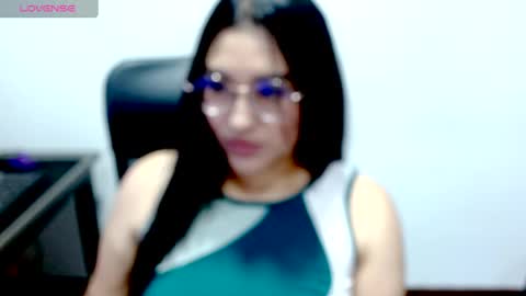 strawlux online show from May 12, 12:58 pm