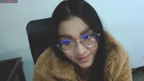 strawlux online show from February 25, 4:05 am