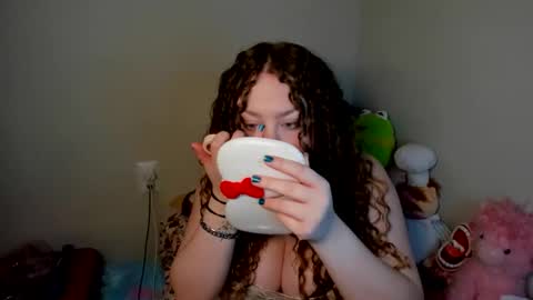 Strwbby online show from December 2, 5:59 am