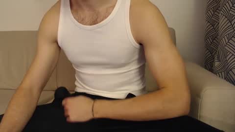 Stud From Paris online show from February 27, 5:04 pm