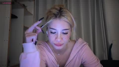 Sofa online show from April 14, 3:21 am