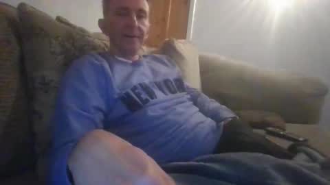 stuuuey73 online show from May 3, 10:16 pm