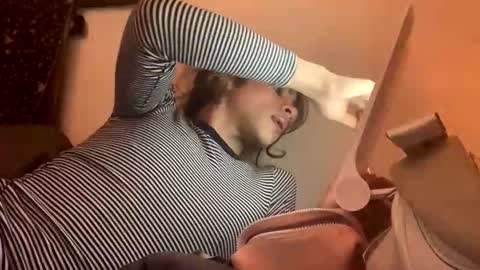 stxllaxcx online show from April 9, 2:37 am