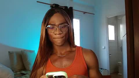 Suanny Klatten  It is my account independent  online show from February 11, 11:20 am