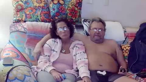 suenixon online show from January 10, 12:27 am