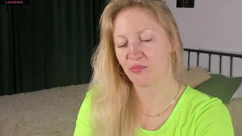 sugamomy online show from October 22, 12:14 am