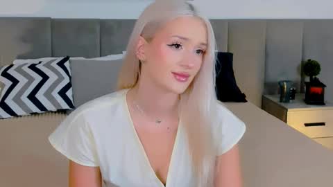 sugarwhisper online show from September 22, 4:44 pm