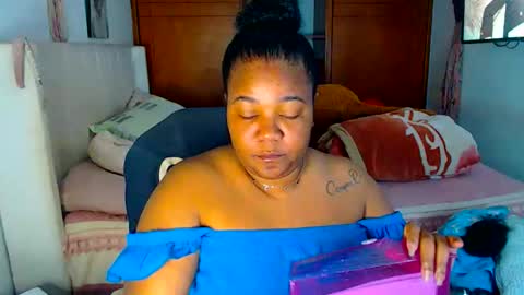 Cami   Back in 2 hours online show from November 23, 8:01 am