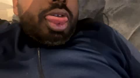 Let me be your knight that saves you online show from April 23, 4:09 am