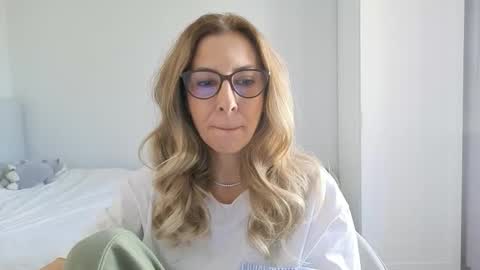 sukygirl online show from April 23, 11:40 am