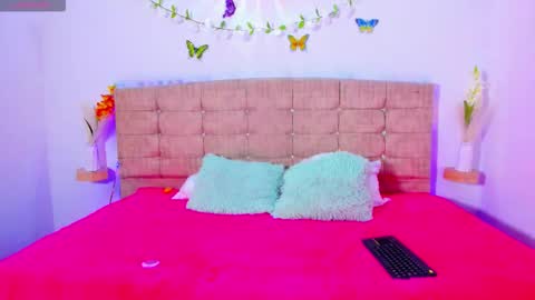 summer_girls01 online show from February 26, 10:46 pm