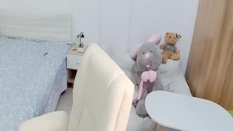 Snapshot of sun_yummy chatting on September 28, 8:12 am Lucis online show from September 28, 8:12 am