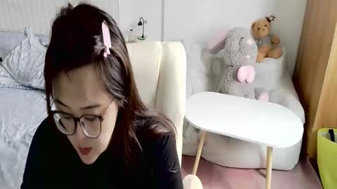 Snapshot of sun_yummy chatting on October 31, 3:51 am Lucis online show from October 31, 3:51 am