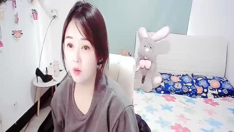 Snapshot of sun_yummy chatting on January 2, 6:07 am Lucis online show from January 2, 6:07 am