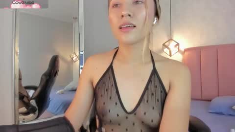  S U N N Y online show from November 1, 2:27 pm