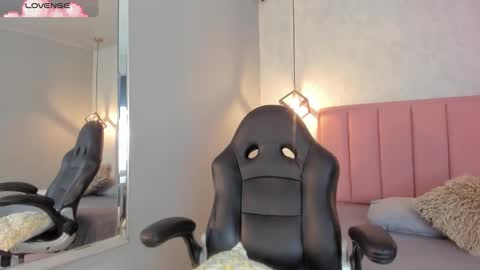  S U N N Y online show from November 8, 1:03 pm