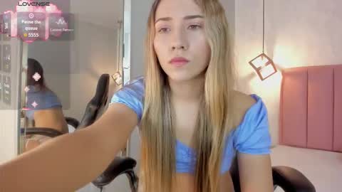 Snapshot of sunnycyrus chatting on October 23, 1:12 pm S U N N Y online show from October 23, 1:12 pm