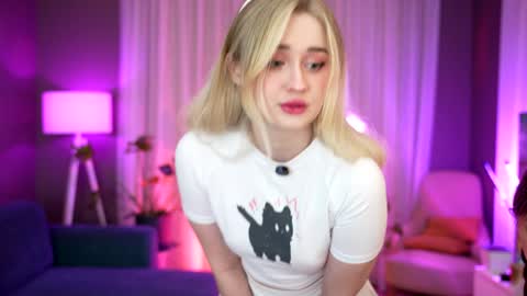 Snapshot of sunnyfia chatting on February 8, 2:47 am Fia  -  TG -  Mia -  Alice -  online show from February 8, 2:47 am