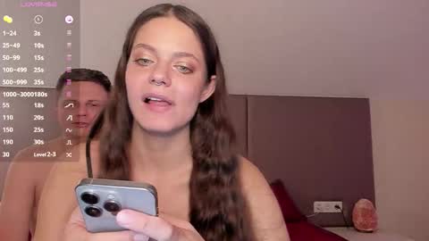 Snapshot of sunsay_effie chatting on October 16, 1:16 am Effie Beautiful girl and Sunsay lucky boy online show from October 16, 1:16 am