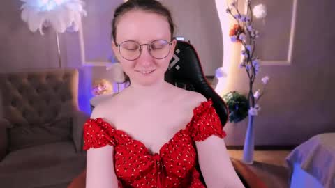 Alice online show from May 6, 1:39 pm