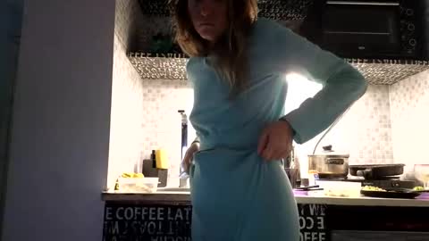 Snapshot of super_jony chatting on March 3, 2:39 pm super jony and Marta GMT 1300-1800 every day online show from March 3, 2:39 pm