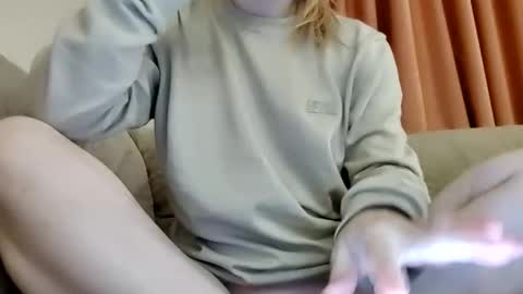 Annie online show from February 19, 2:22 pm