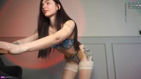 Anna online show from April 22, 3:52 pm