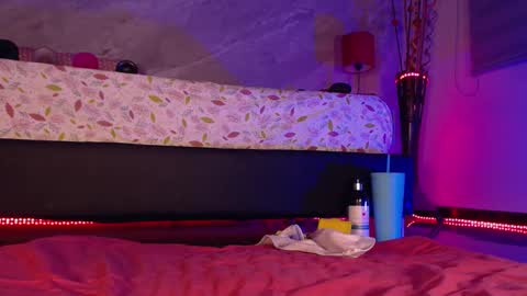    online show from February 12, 11:08 pm