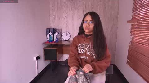 susan_voltaire online show from July 13, 3:59 pm