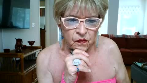 sexualsusan online show from August 5, 6:05 pm